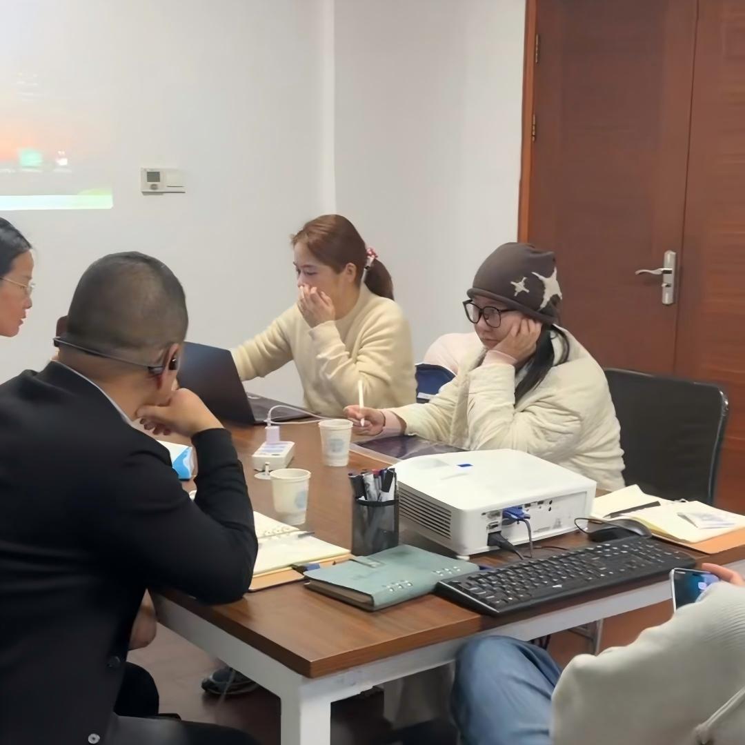 余姚工业品网络营销 / 江苏包装厂老客户来访，与奥凯谈又一年的全网营销合作